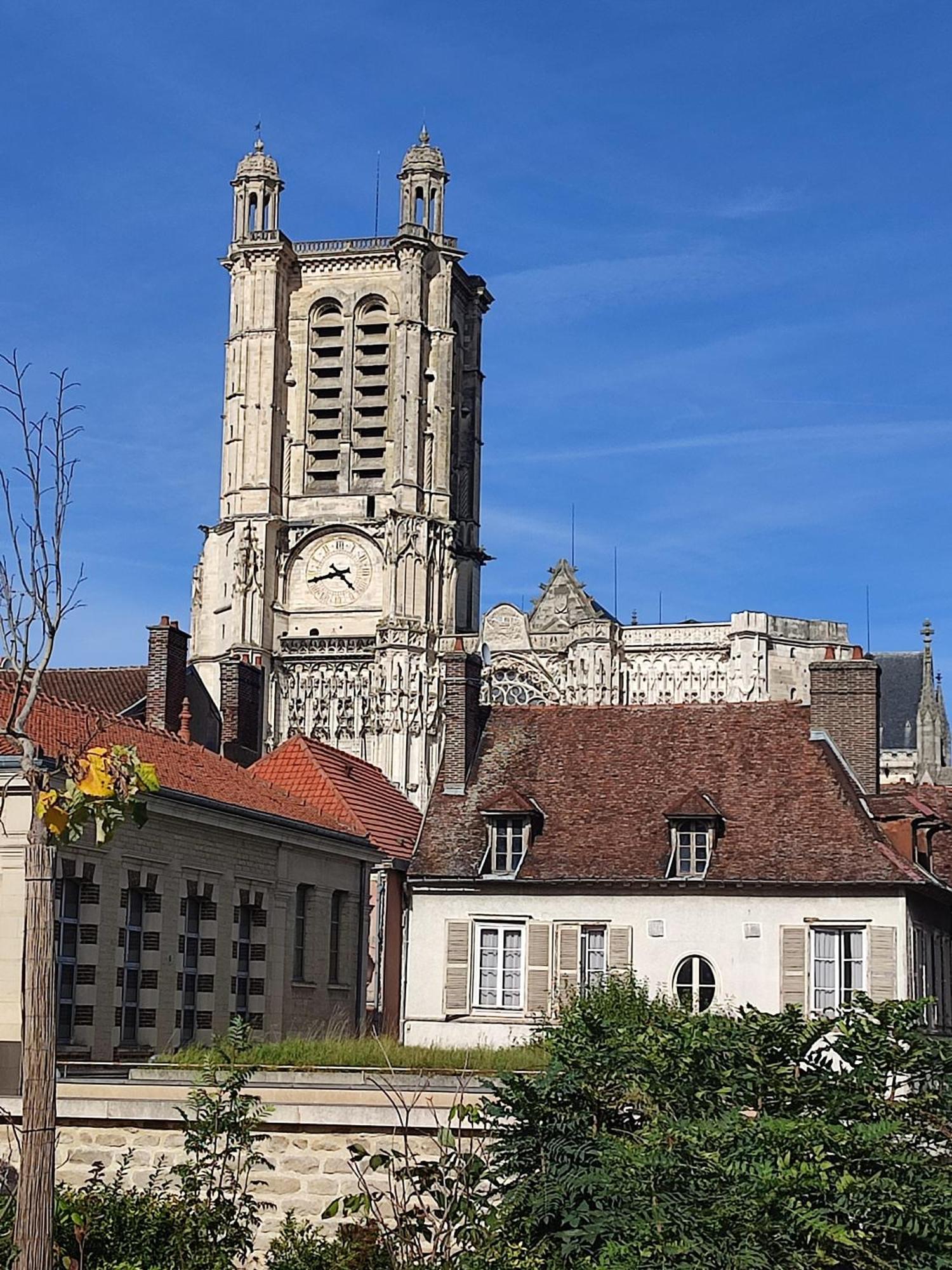 Appartement Cosy Tout Confort Troyes Bagian luar foto