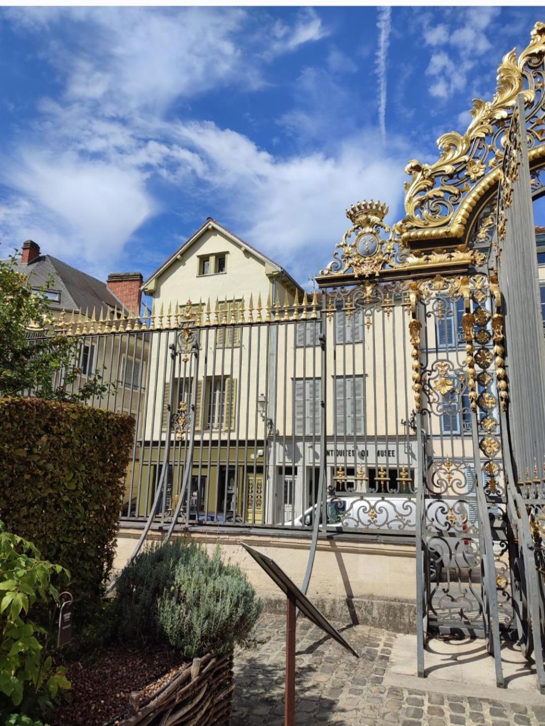 Appartement Cosy Tout Confort Troyes Bagian luar foto